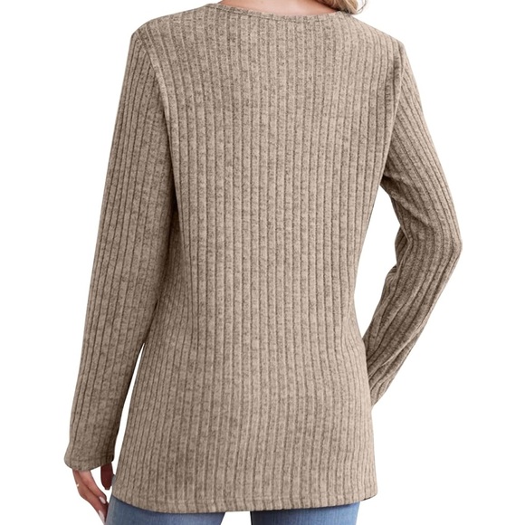 Ribbed Knit Long Sleeve Sweater - Picture 3 of 3